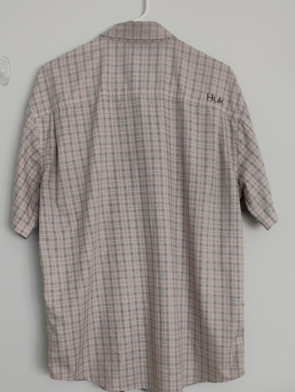 Huk Men's Tide Point Short Sleeve Gray Beige Plaid Fishing Shirt Ventilated - L - Picture 2 of 12